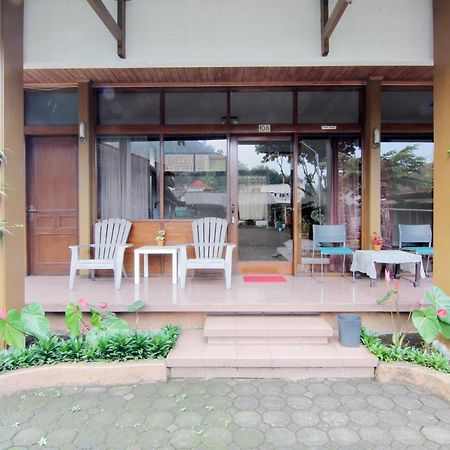 Villa Enggal Lembang Exterior foto