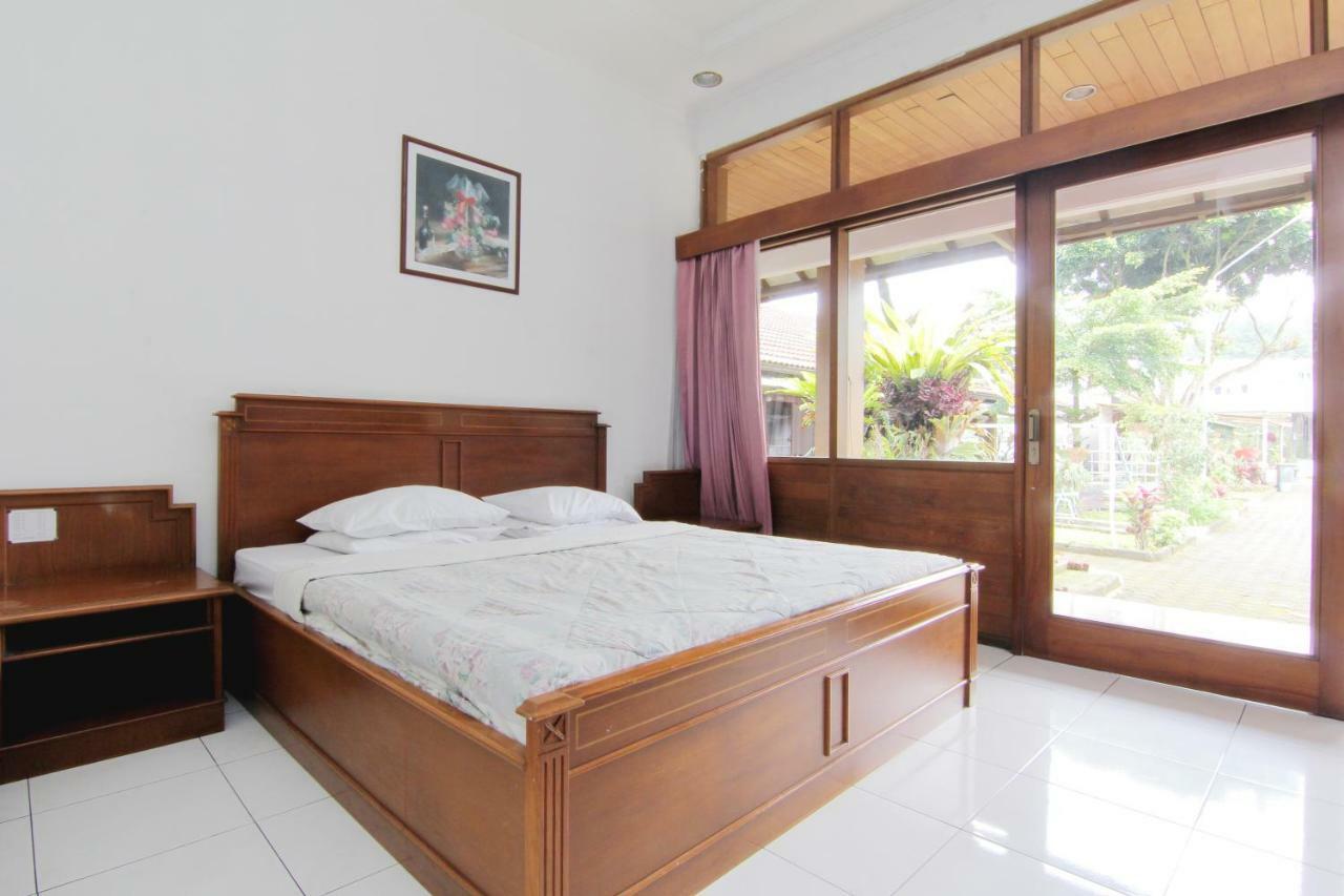 Villa Enggal Lembang Exterior foto