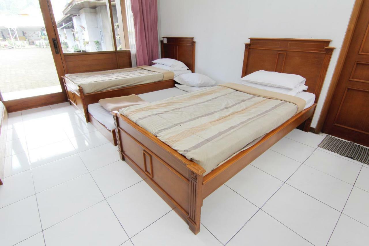 Villa Enggal Lembang Exterior foto