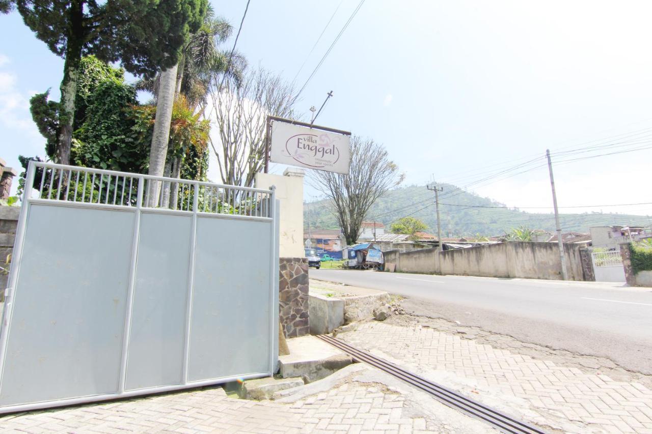 Villa Enggal Lembang Exterior foto