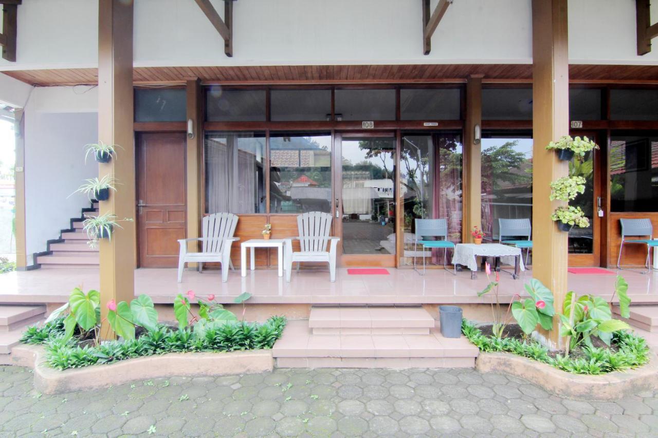 Villa Enggal Lembang Exterior foto